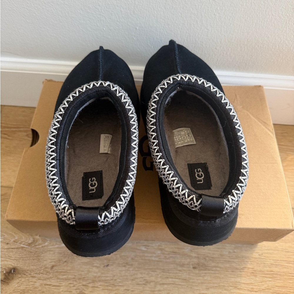 UGG women’s black Tazz slipper 6 - Picture 4 of 7